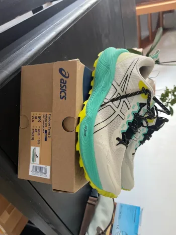 Asics Trabucco Terra Running Shoes de segunda mano