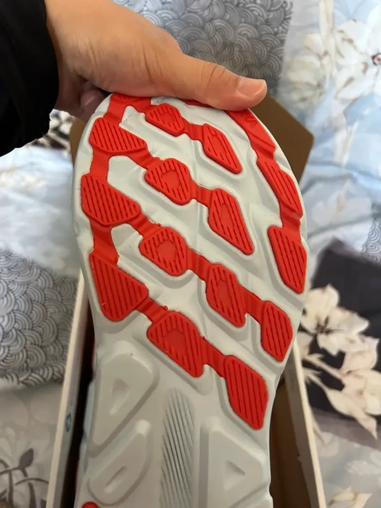 Used Hoka Running Shoes bike — image 3 of 3
