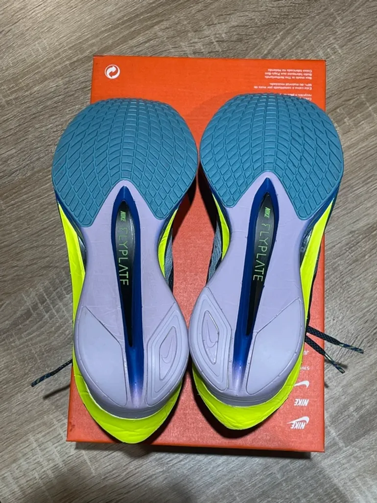 Used White Zoom X Vaporfly Next % 4 bike — image 6 of 9