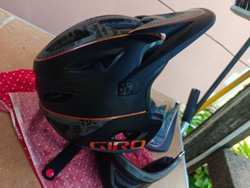 Used Giro Switchblade MIPS Helmet 2024 bike — image 2 of 5