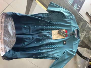 Used Parentini Pixel Volata Jersey bike — image 4 of 7