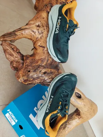 Used Hoka Challenger 8 bike — image 10 of 15