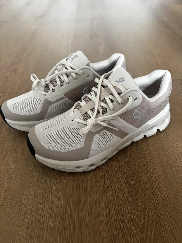 Used On Running Sportschoenen bike — image 2 of 6