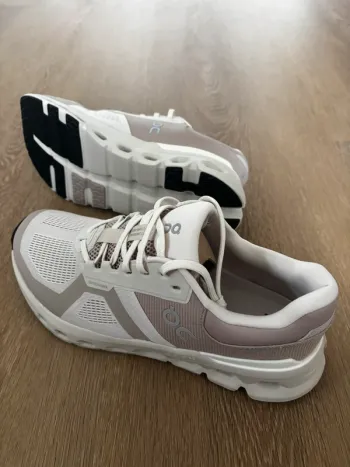 Used On Running Sportschoenen bike — image 3 of 6