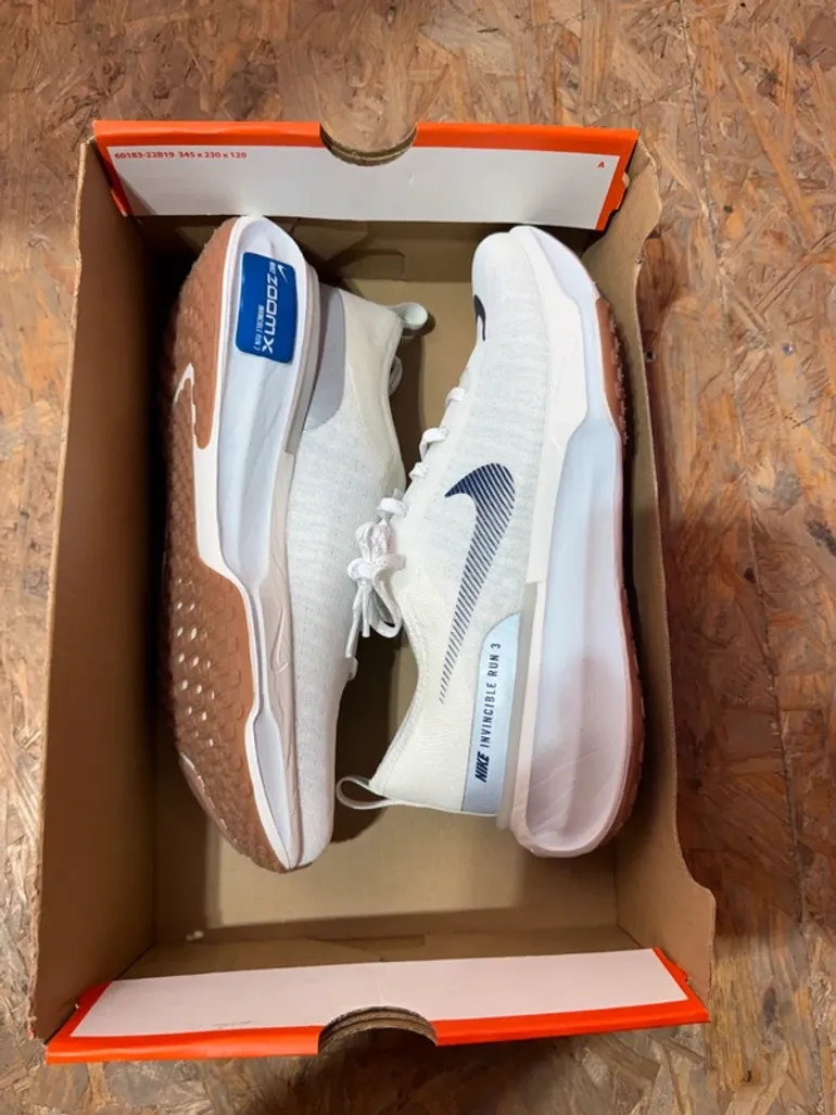 Used Nike ZoomX Invincible Run Fk 3 bike — image 2 of 8