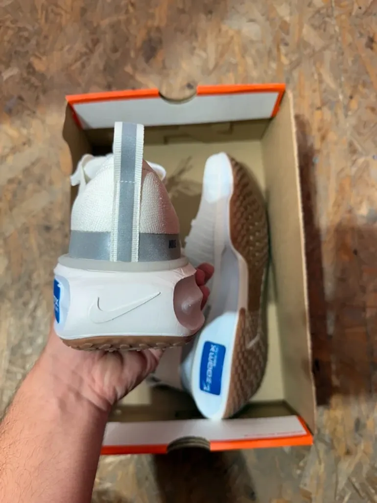 Used Nike ZoomX Invincible Run Fk 3 bike — image 6 of 8