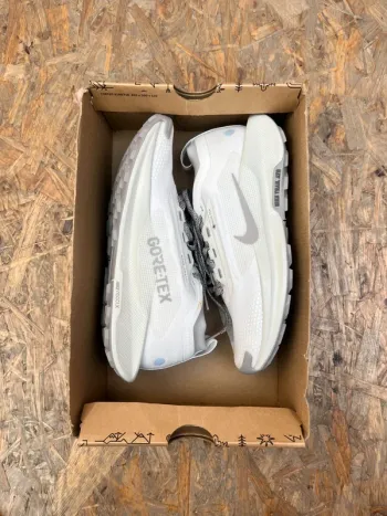 Used Pegasus Reactx Trail 5 Gore-Tex Running Shoes