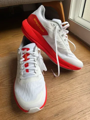 Used Salomon Spectur Running Shoes