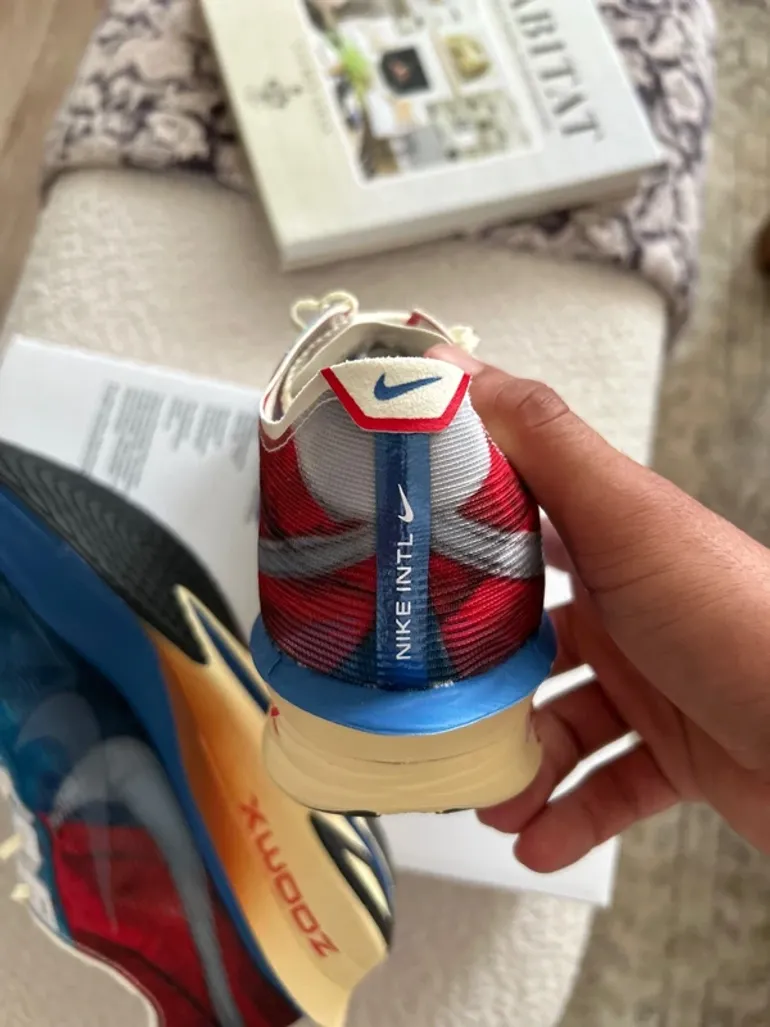 Used Nike ZoomX Vaporfly Next% 4 bike — image 5 of 7