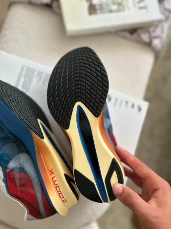 Used Nike ZoomX Vaporfly Next% 4 bike — image 4 of 7