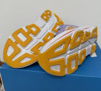 Tweedehands Hoka Bondi 9 bike — afbeelding 3 van 5