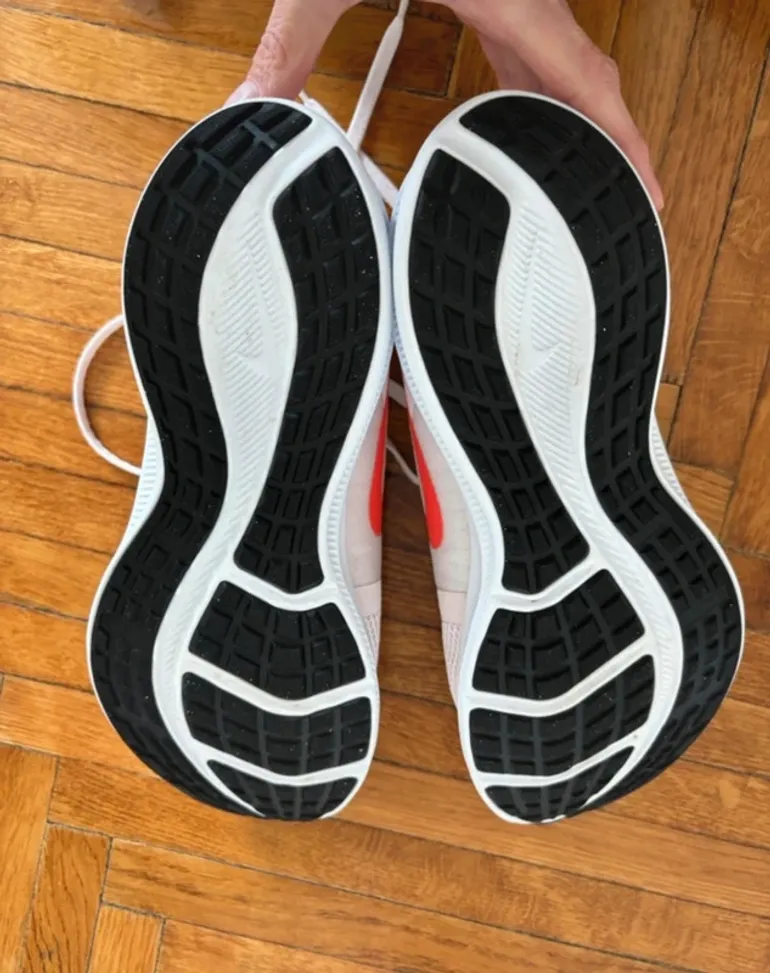 Nike Downshifter 11 bike usato — immagine 4 di 4