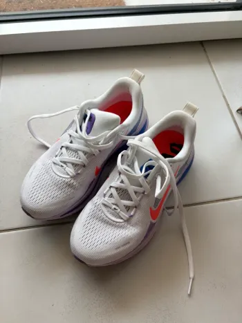 Used Nike Vomero 18 Running Shoes
