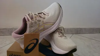 Używany Asics Gel Excite 11 Running Shoes