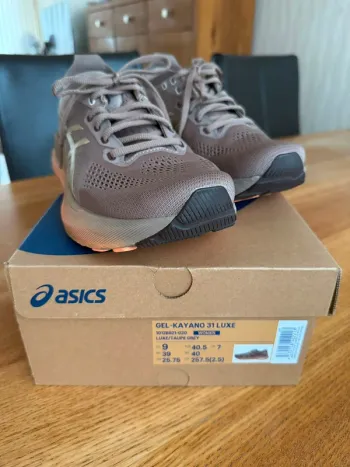 Tweedehands Asics Gel Kayano 31 Luxe bike — afbeelding 2 van 6