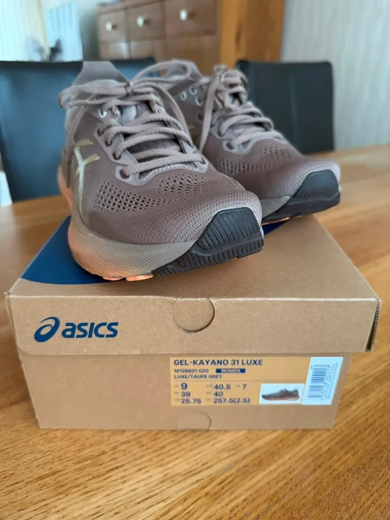 Tweedehands Asics Gel Kayano 31 Luxe bike — afbeelding 2 van 6