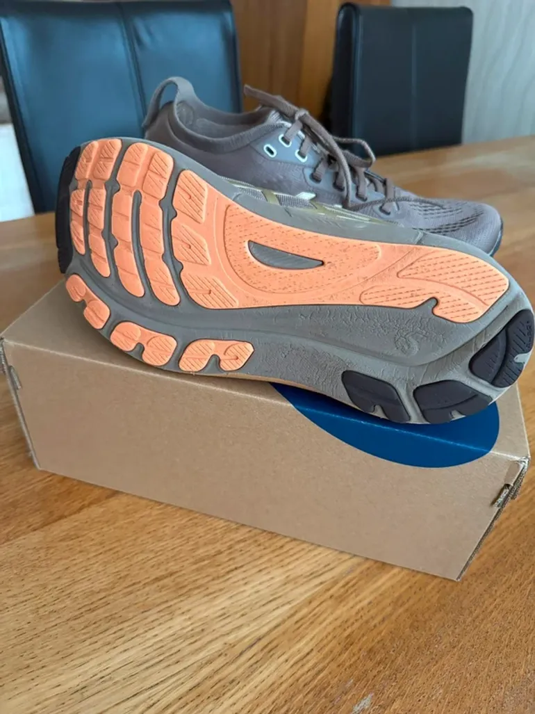 Tweedehands Asics Gel Kayano 31 Luxe bike — afbeelding 3 van 6