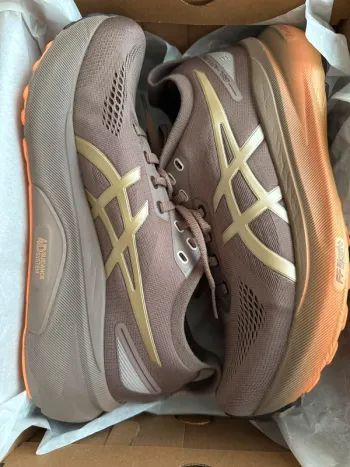 Tweedehands Asics Gel Kayano 31 Luxe bike — afbeelding 4 van 6