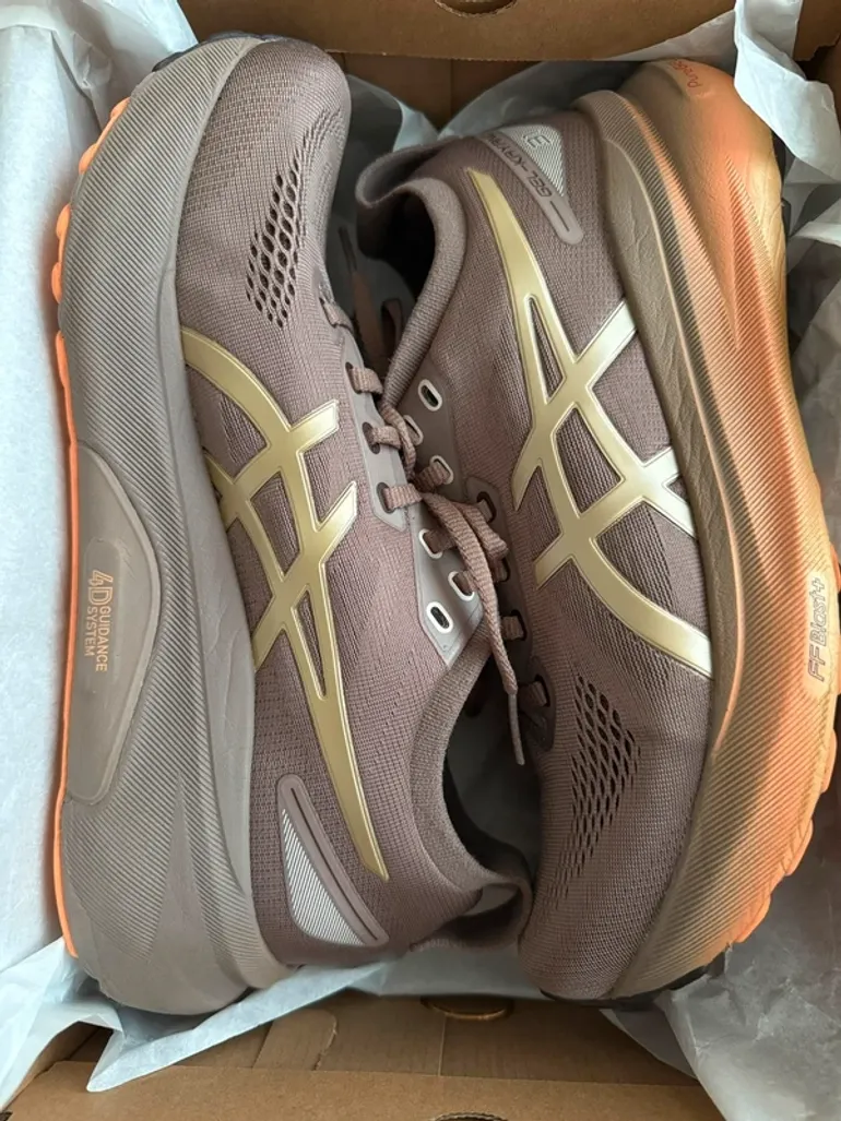 Tweedehands Asics Gel Kayano 31 Luxe bike — afbeelding 4 van 6