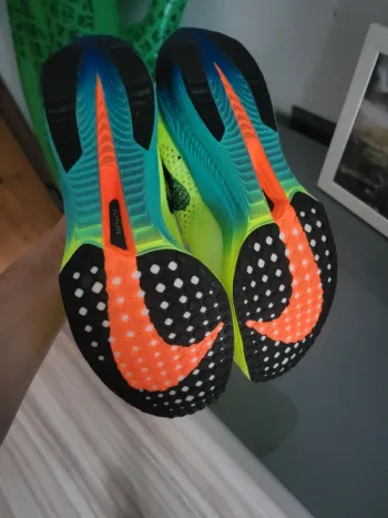 Used Nike ZoomX Vaporfly Next bike — image 5 of 6