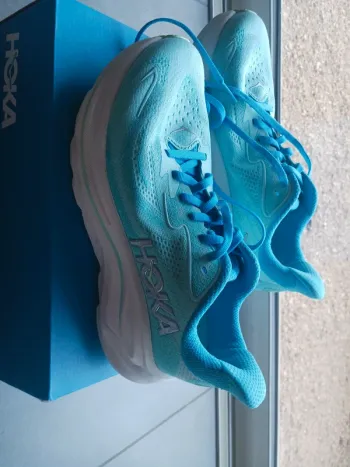 Hoka Clifton 10 bike d'occasion — image 2 sur 9