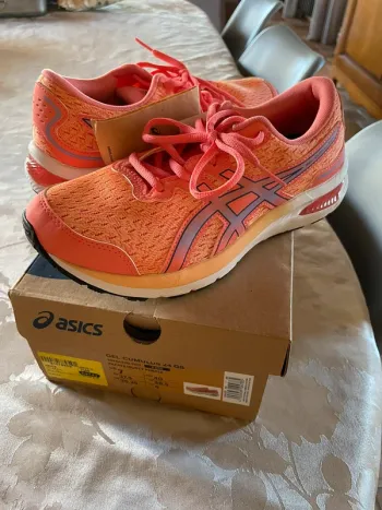 Käytetty Asics Gel Cumulus 24 GS Running Shoes