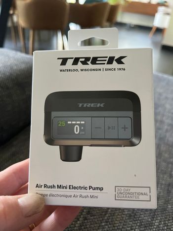 Used Trek air rush mini electric pump Cycling Accessories