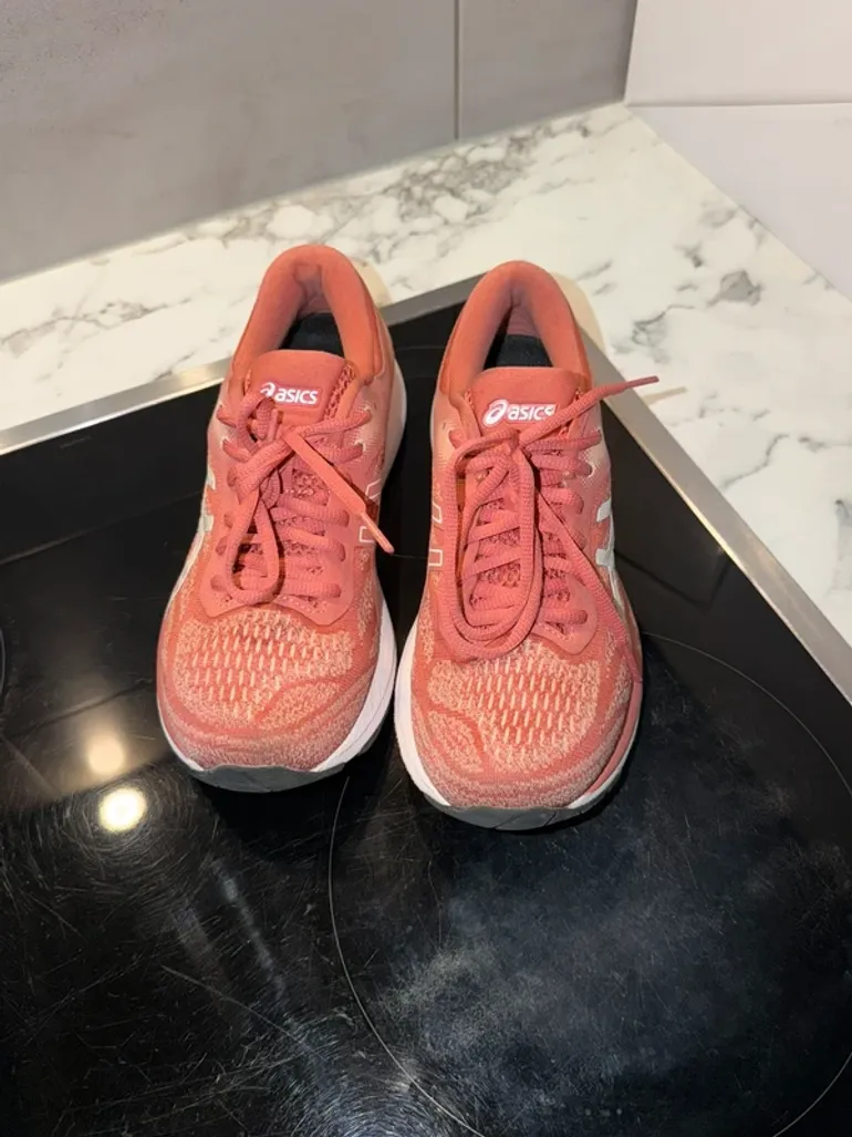 Used Asics Gel Glorify 5 bike — image 2 of 6