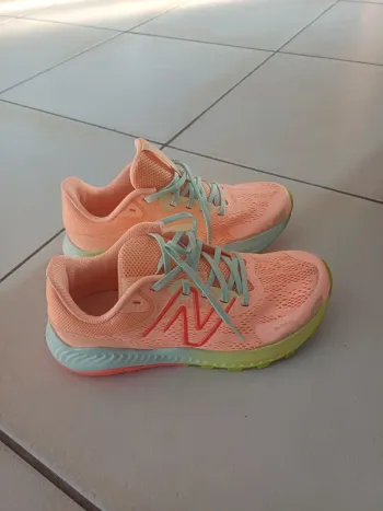 Used New Balance Chaussure running trail Running Shoes