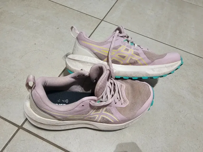 Used Asics Gel Sonoma 8 bike — image 2 of 3