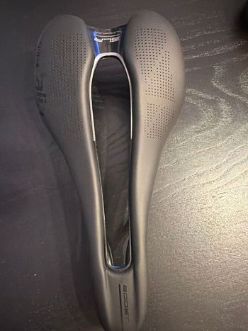 Gebrauchtes Sella Italia SLR superflow 2026 Saddles & Seatposts