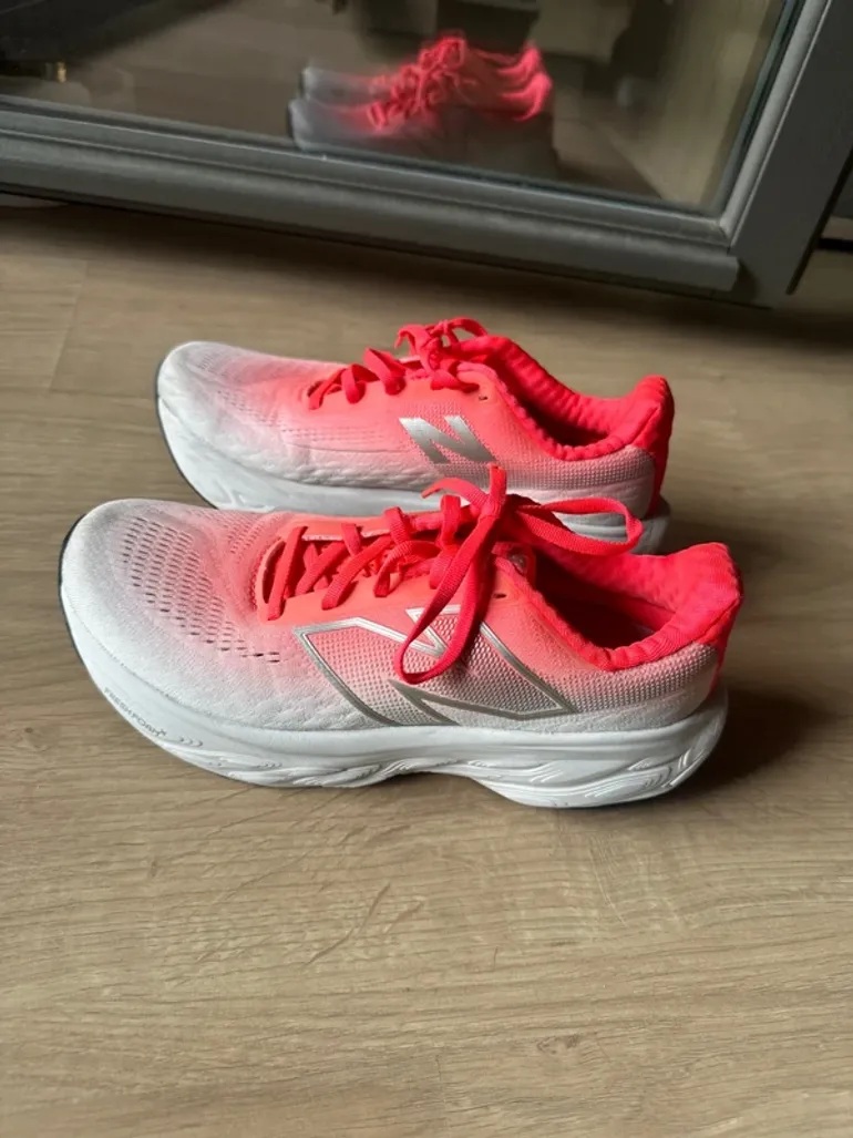 Tweedehands New Balance 1080 bike — afbeelding 2 van 5