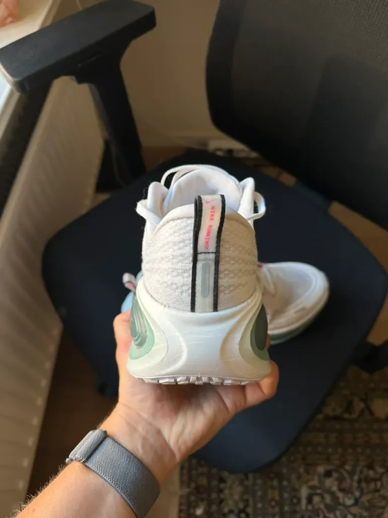 Použité Nike Vomero Plus bike — obrázek 6 z 9