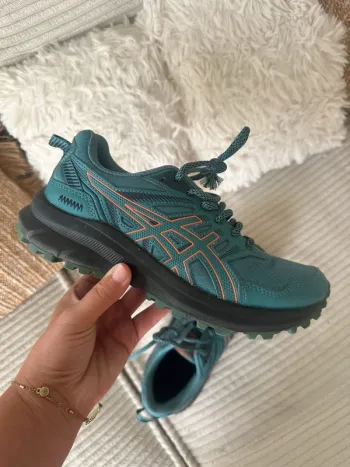 Used Asics femme Running Shoes