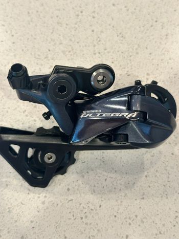 Used Shimano R8000 rear derailleur 11 spd Drivetrain & Pedals