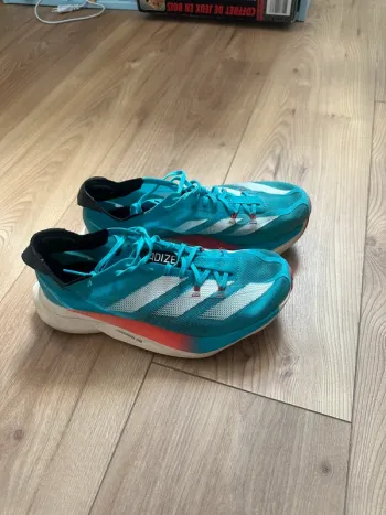 Käytetty Adidas Adizero Running Shoes
