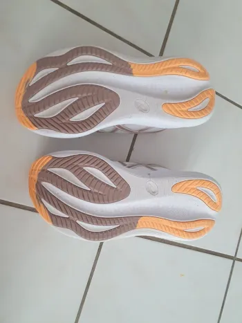 Asics Gel Nimbus 27 bike d'occasion — image 4 sur 8