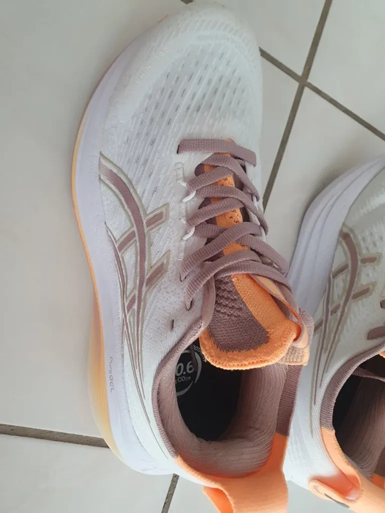 Asics Gel Nimbus 27 bike d'occasion — image 2 sur 8