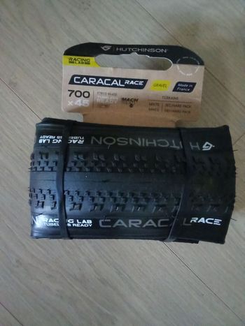 Used Hutchinson caracal race 2026 Tyres & Tubes