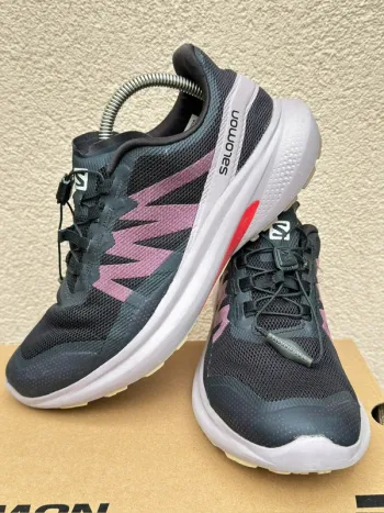 Käytetty Salomon Hypulse Running Shoes