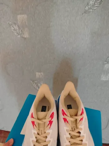 Used Hoka Shoes size 43 bike — image 4 of 6