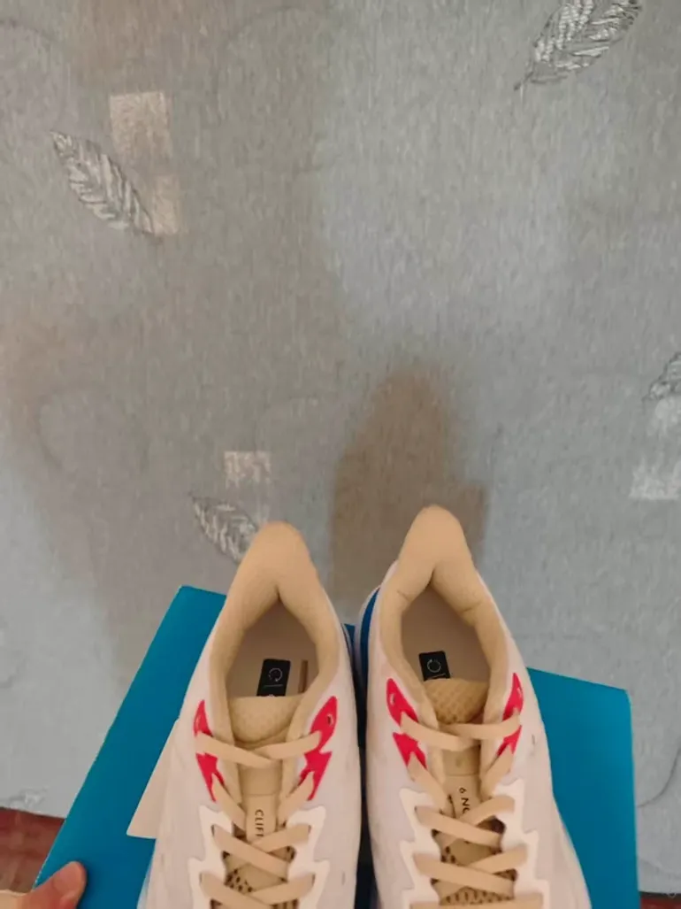 Used Hoka Shoes size 43 bike — image 4 of 6