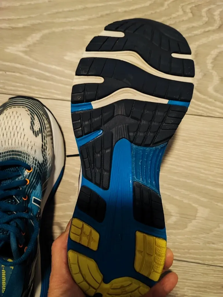 Used Asics Gel-Nimbus 21 bike — image 7 of 8