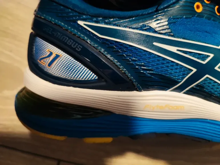 Used Asics Gel-Nimbus 21 bike — image 2 of 8
