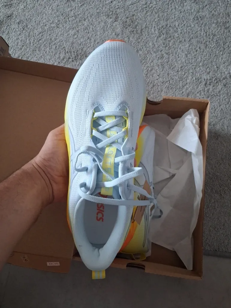 Used Asics Novablast 5 bike — image 3 of 10