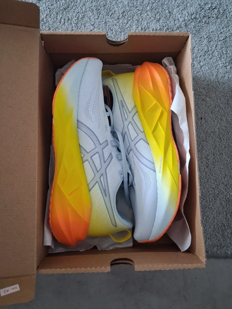 Used Asics Novablast 5 bike — image 10 of 10