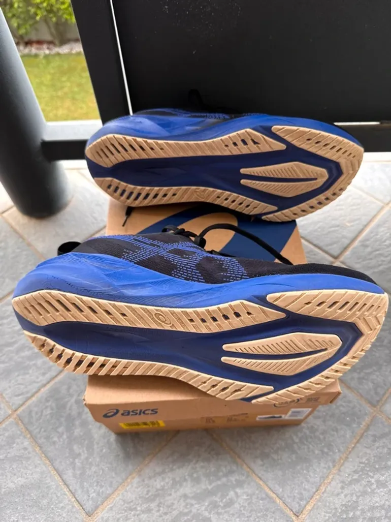 Used Asics Novablast 5 bike — image 7 of 7