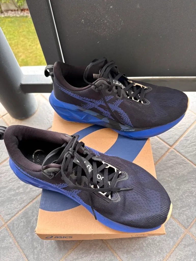 Used Asics Novablast 5 bike — image 2 of 7