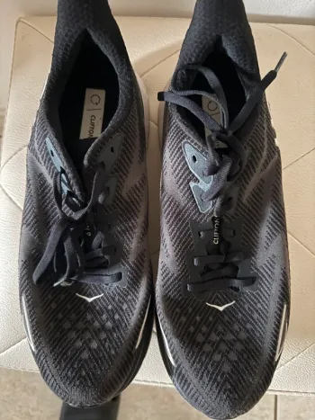 Hoka Clifton 9 Running Shoes usato