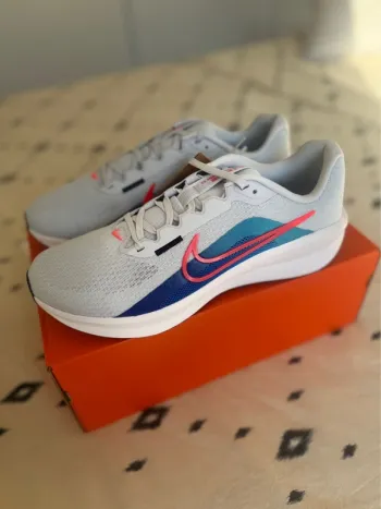 Nike Downshifter 13 Running Shoes usato